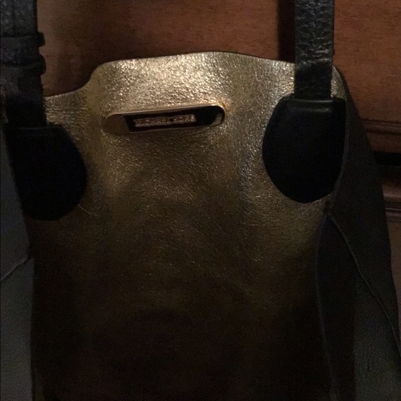 Black MICHAEL KORS BAG 💕💕 - Picture 2 of 3